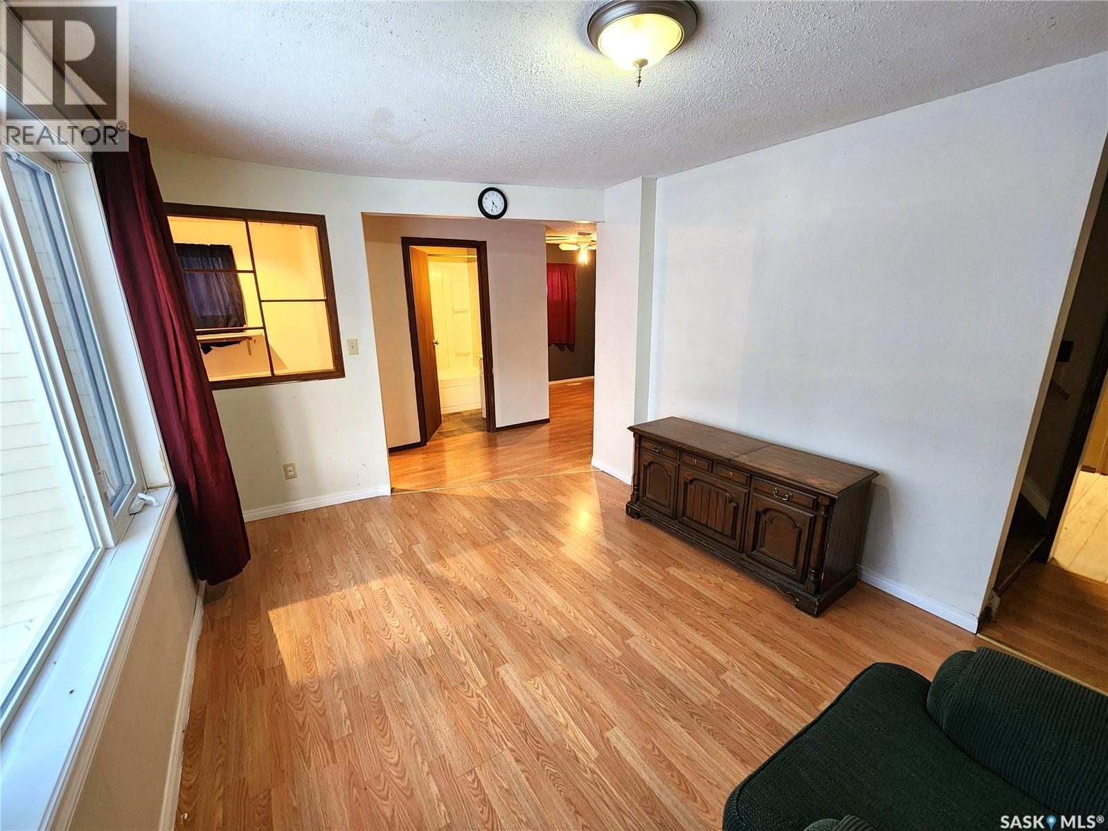 508 1st Avenue E Property Photo 6