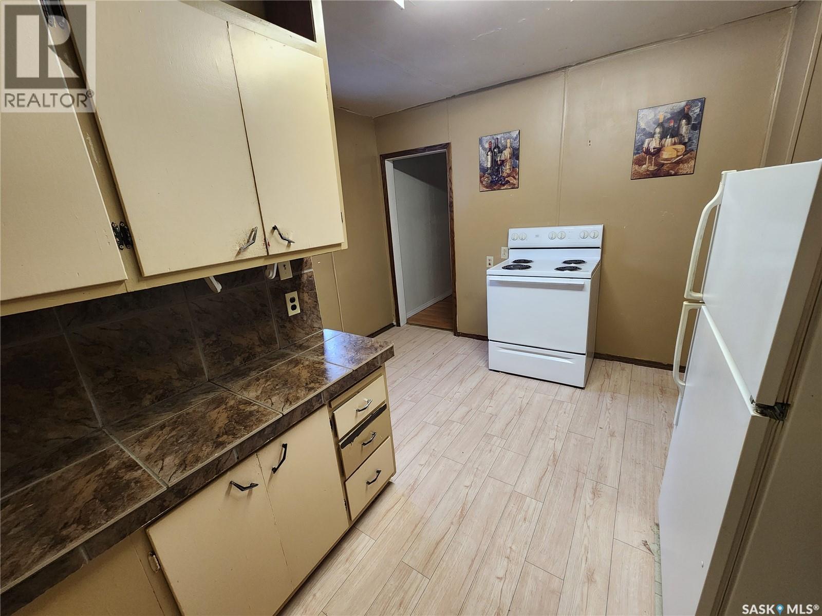508 1st Avenue E Property Photo 13