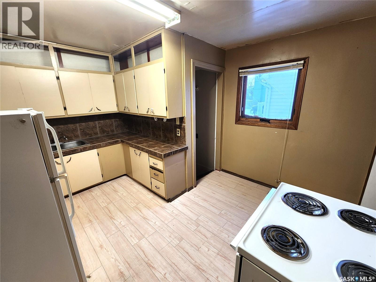 508 1st Avenue E Property Photo 14