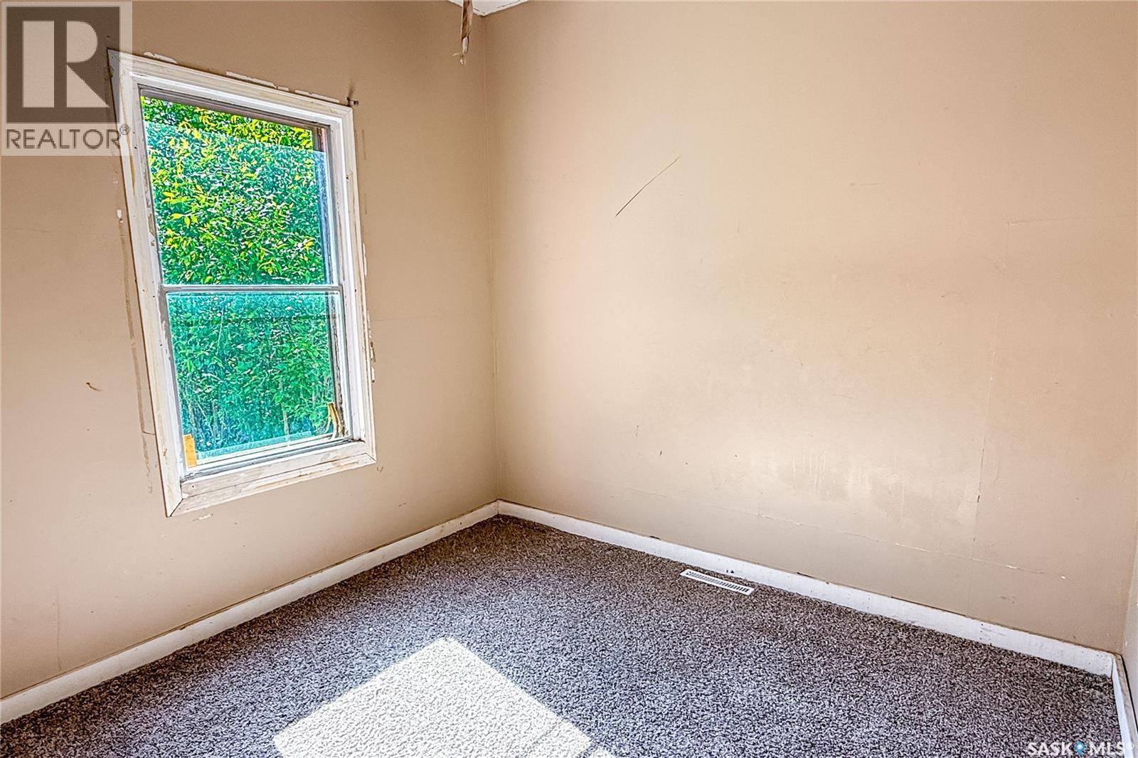 1132 Queen Street Property Photo 8