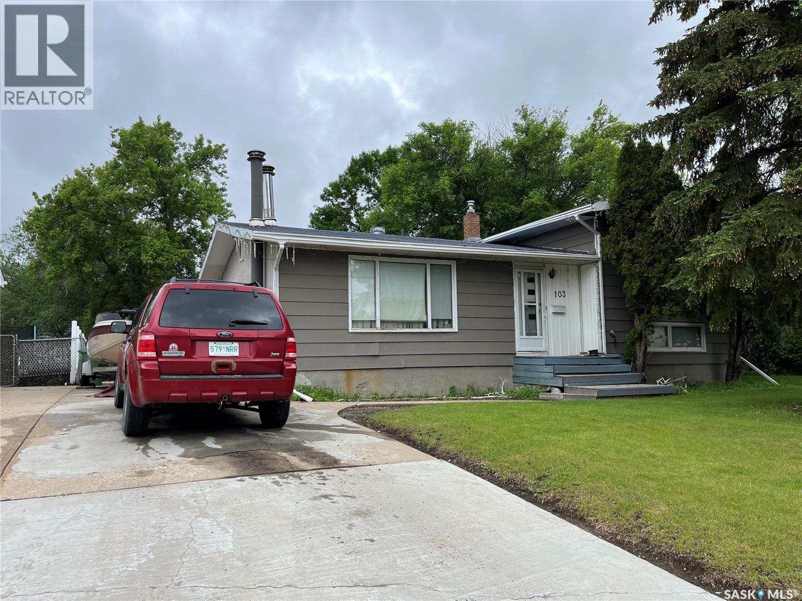 103 Matheson CRESCENT Property Photo 1