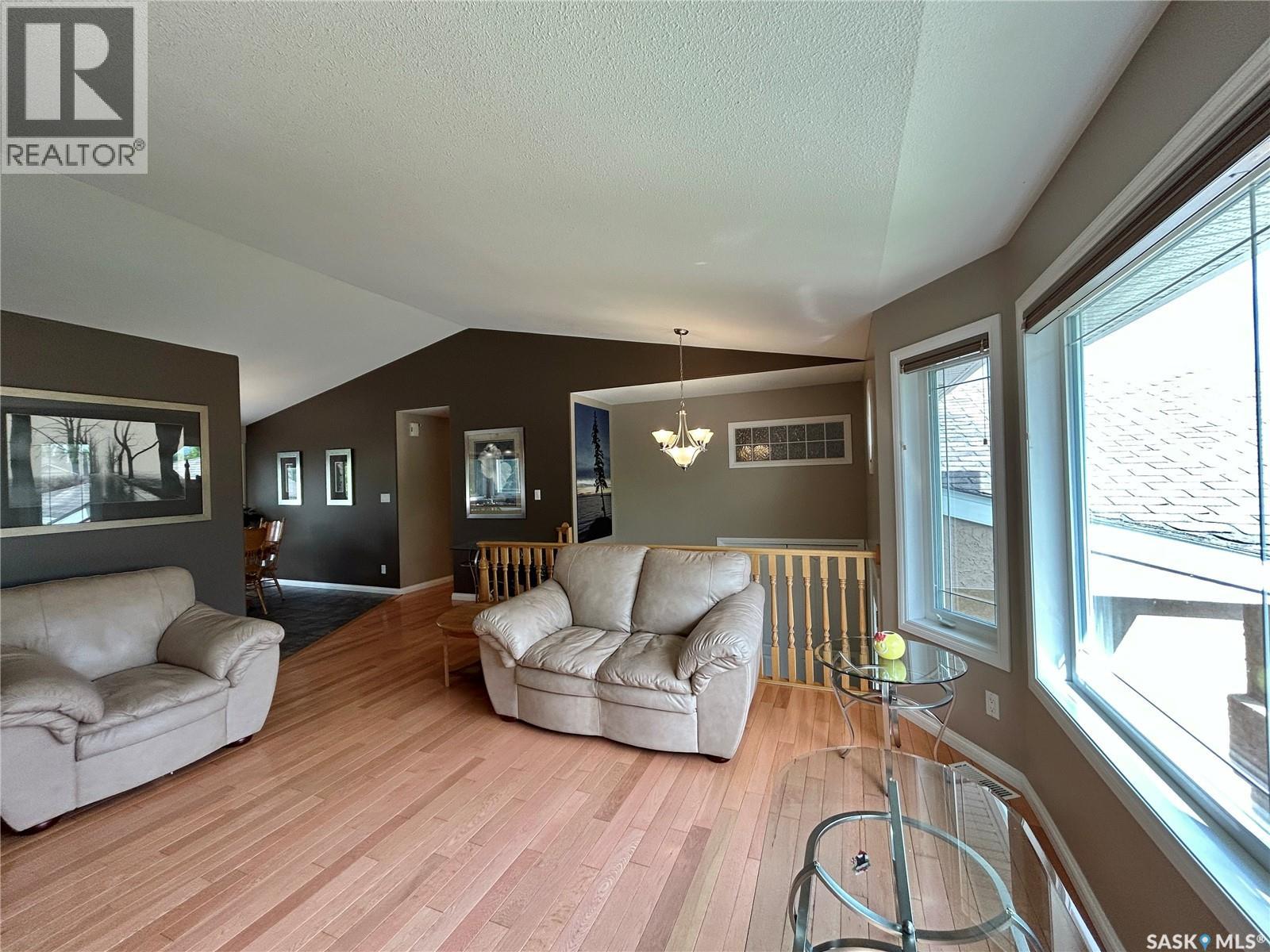 71 Longpre Crescent Property Photo 3
