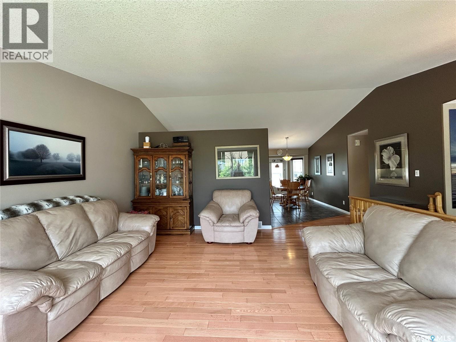 71 Longpre Crescent Property Photo 4