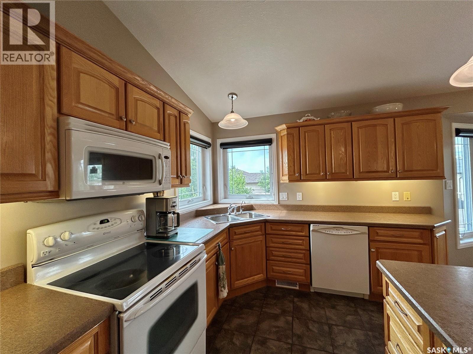 71 Longpre Crescent Property Photo 7