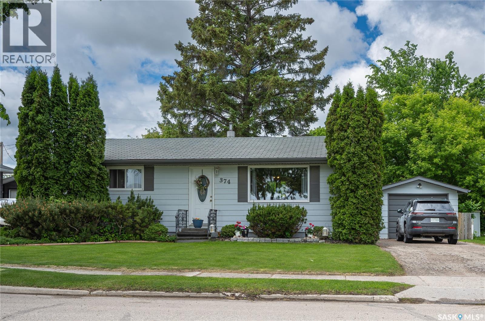 374 Fourth Avenue N Property Photo 1