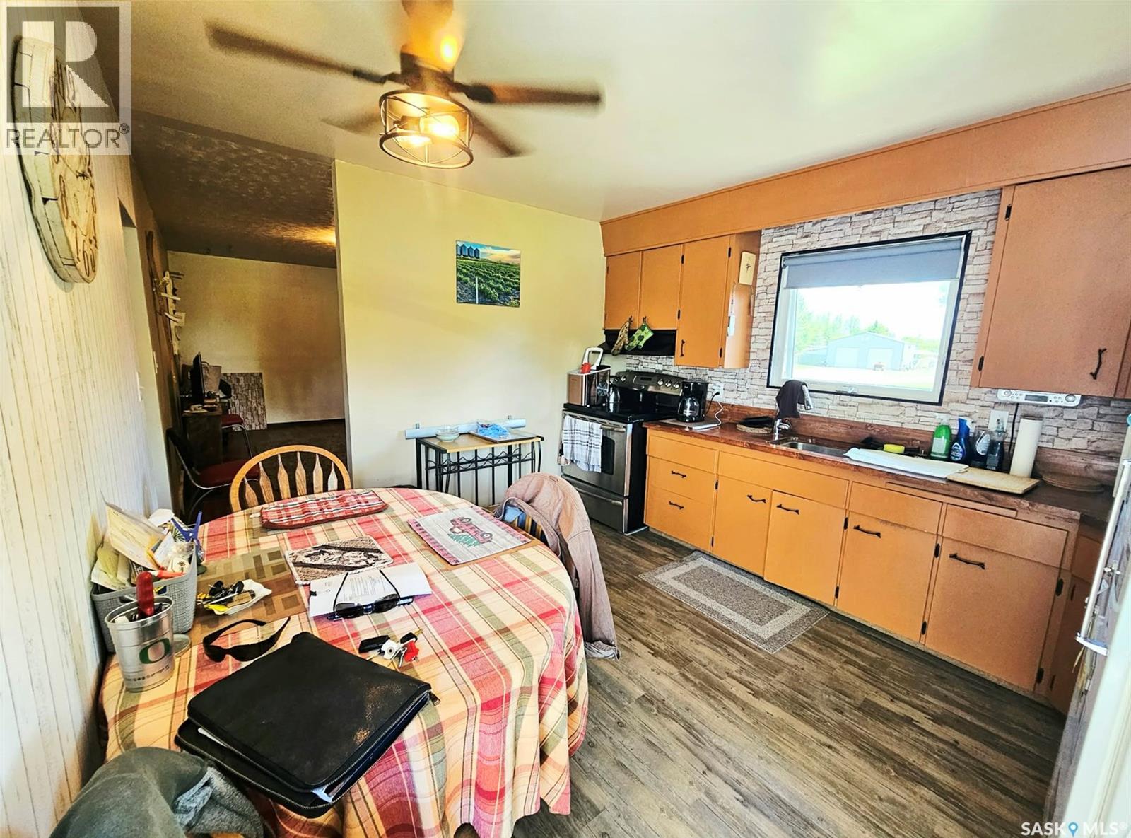409 Royal Place Property Photo 5