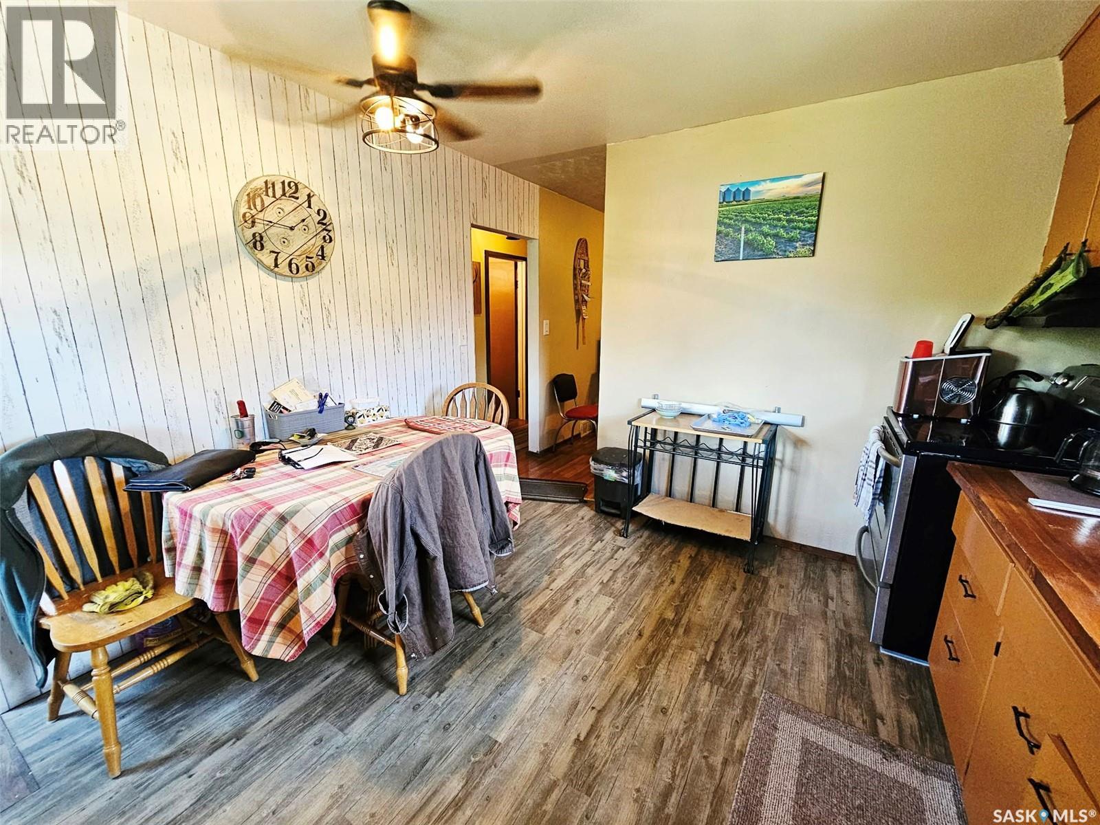 409 Royal Place Property Photo 6