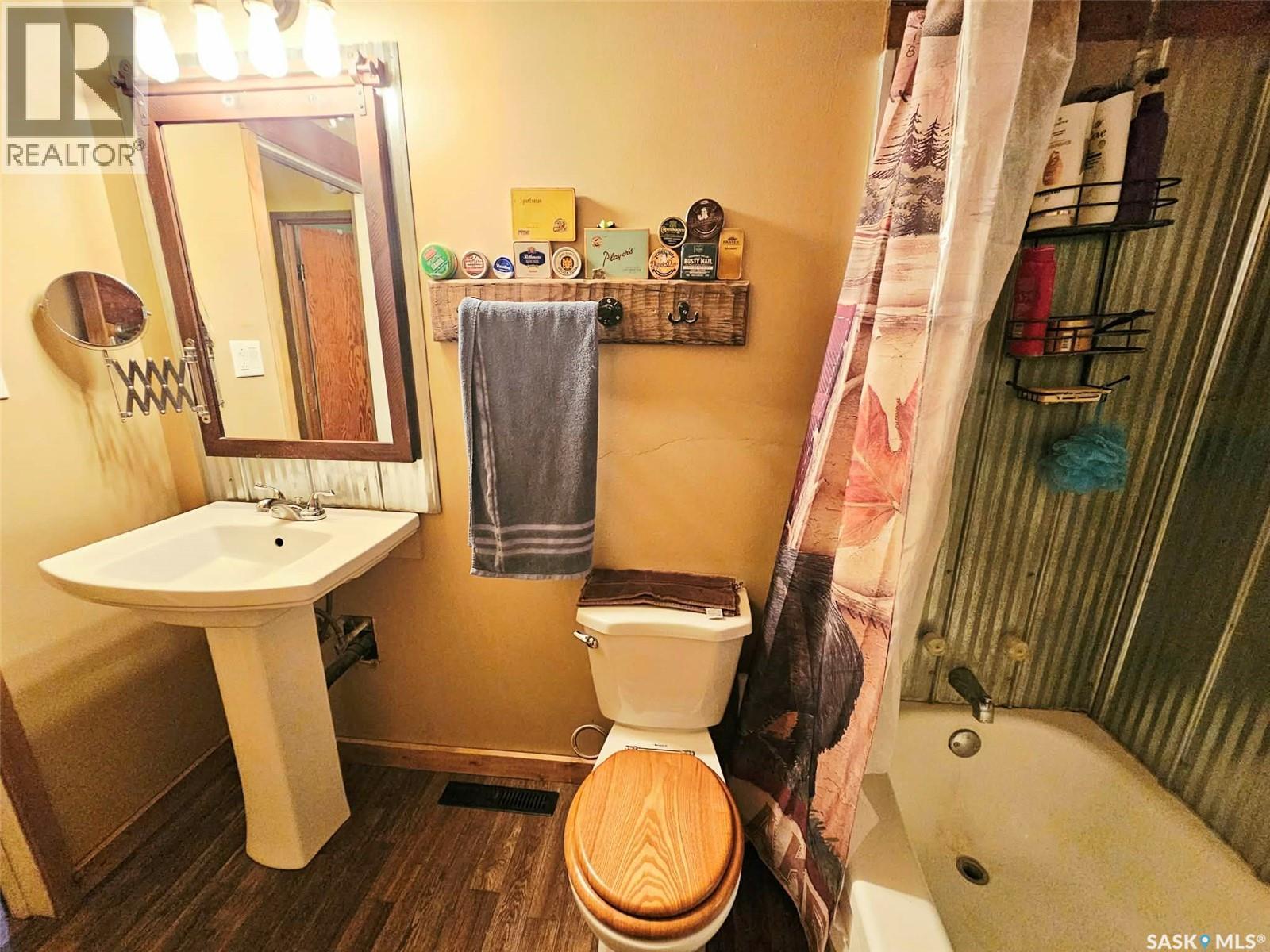 409 Royal Place Property Photo 12
