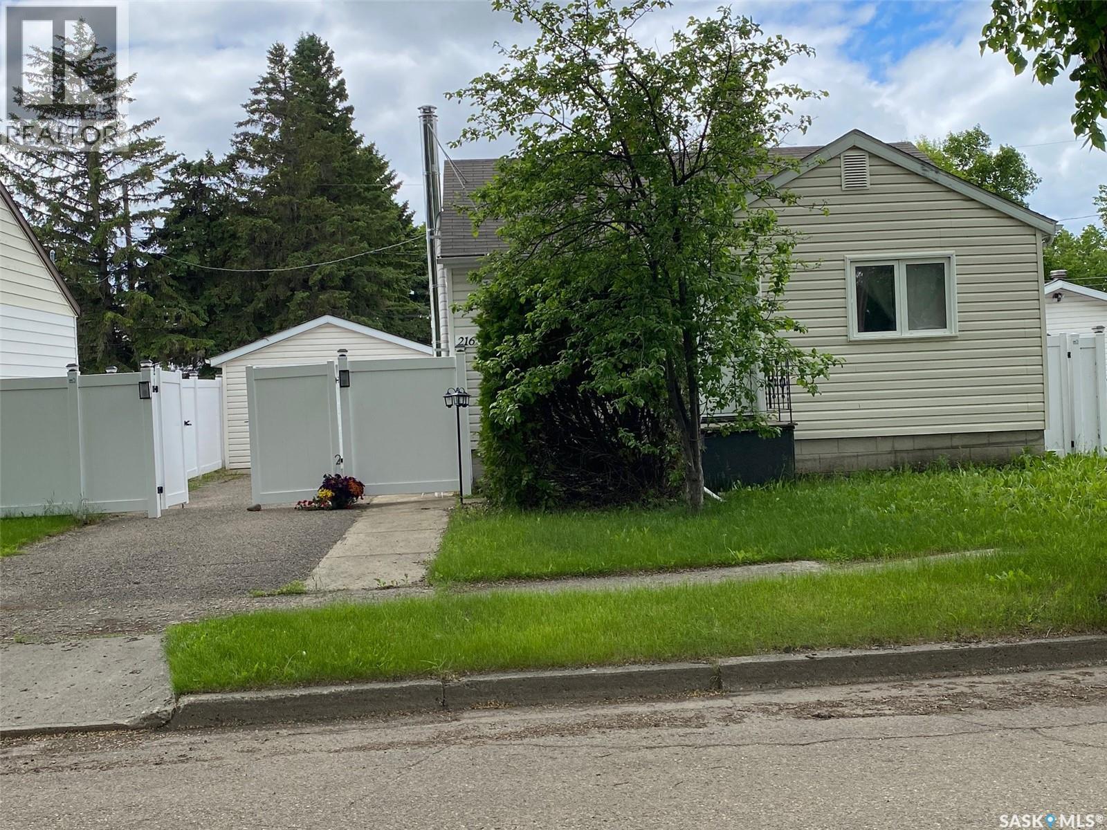 216 Maple Avenue Property Photo 2