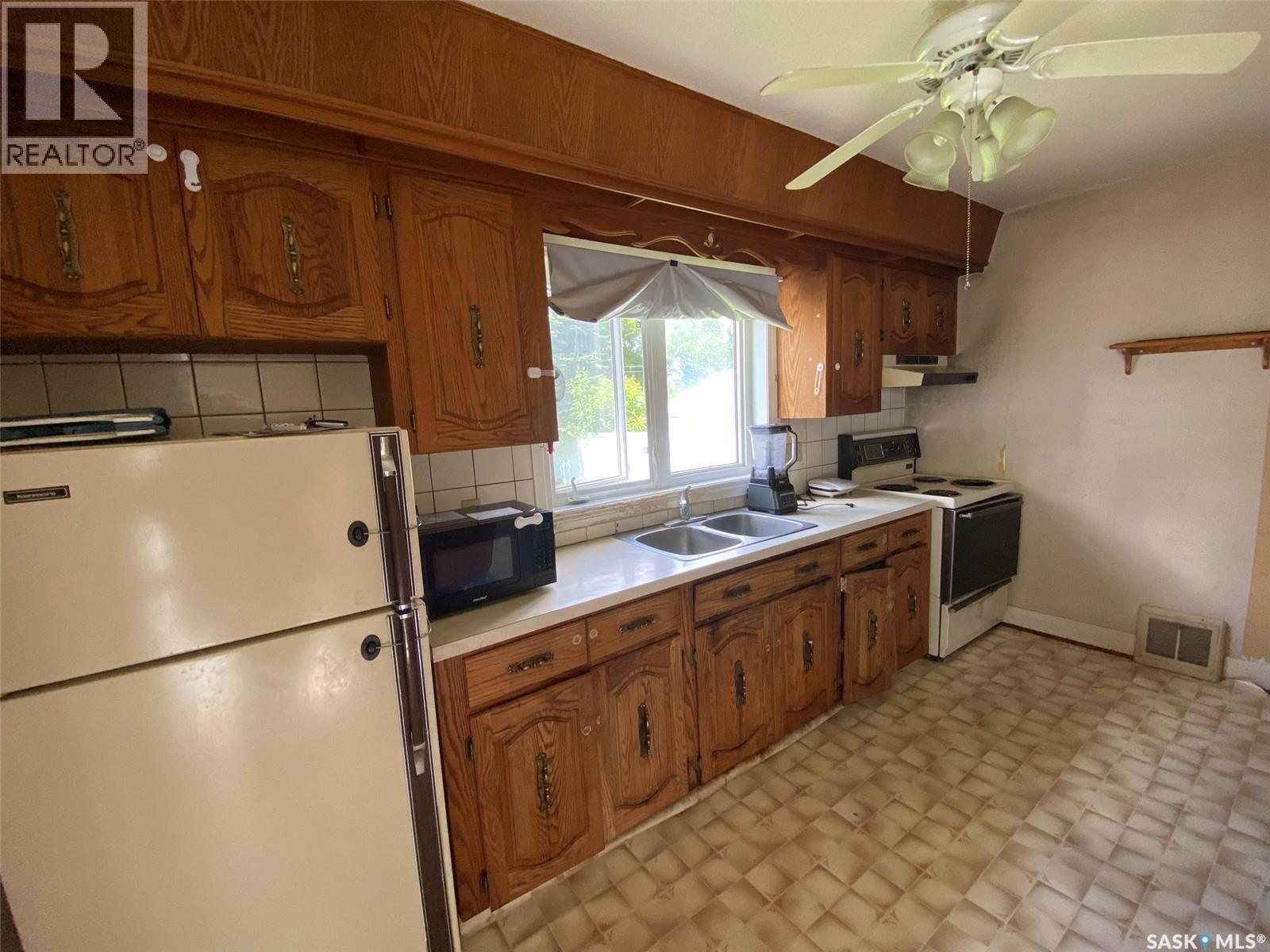 216 Maple Avenue Property Photo 3