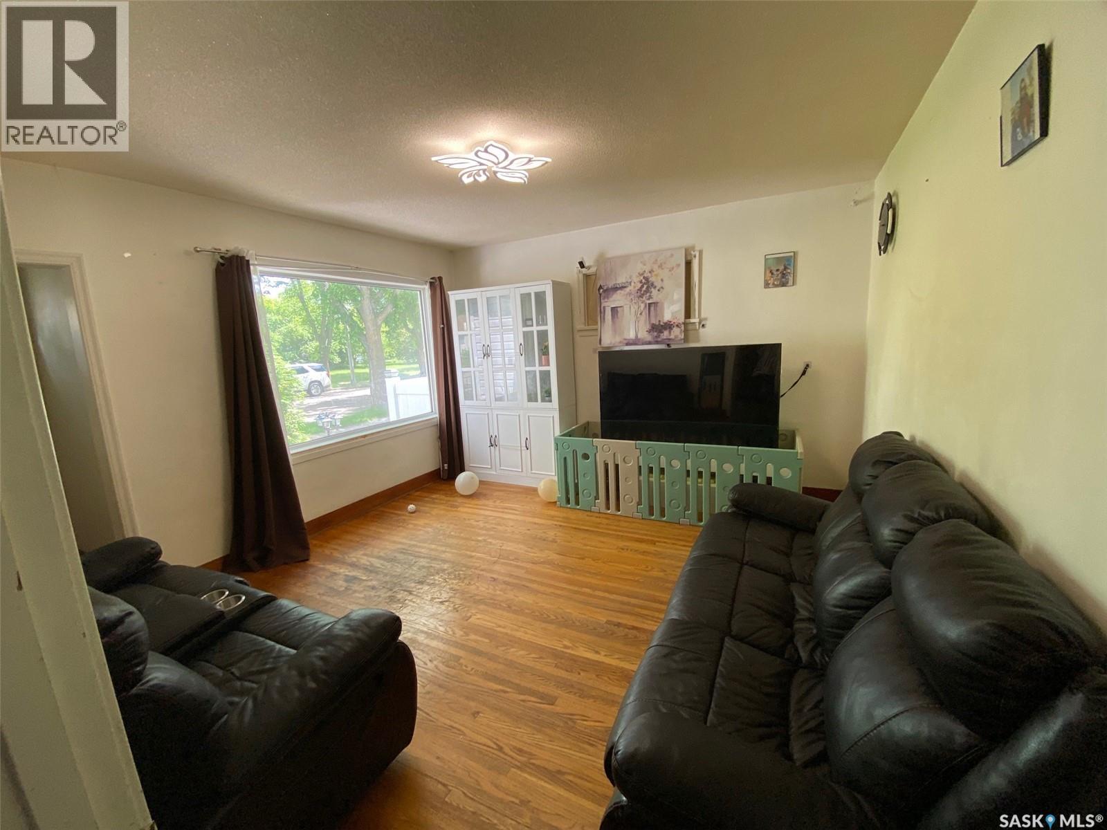 216 Maple Avenue Property Photo 7