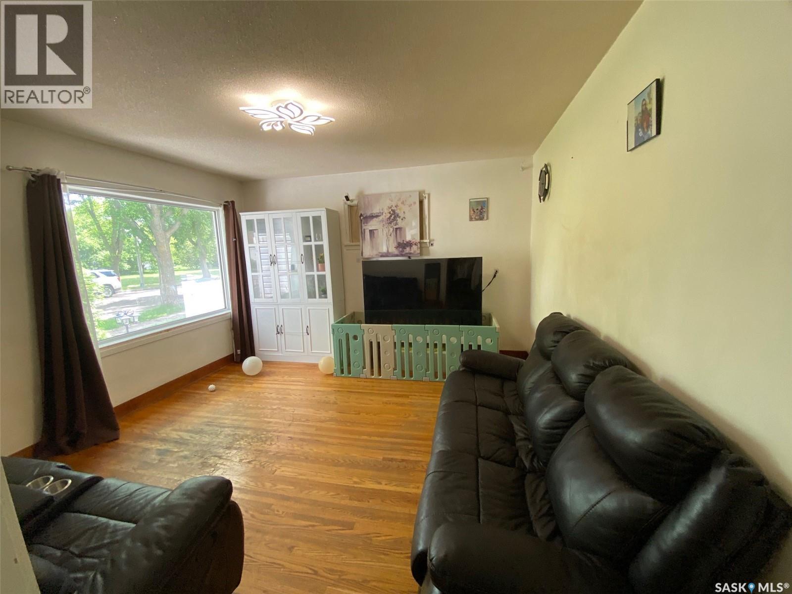 216 Maple Avenue Property Photo 8