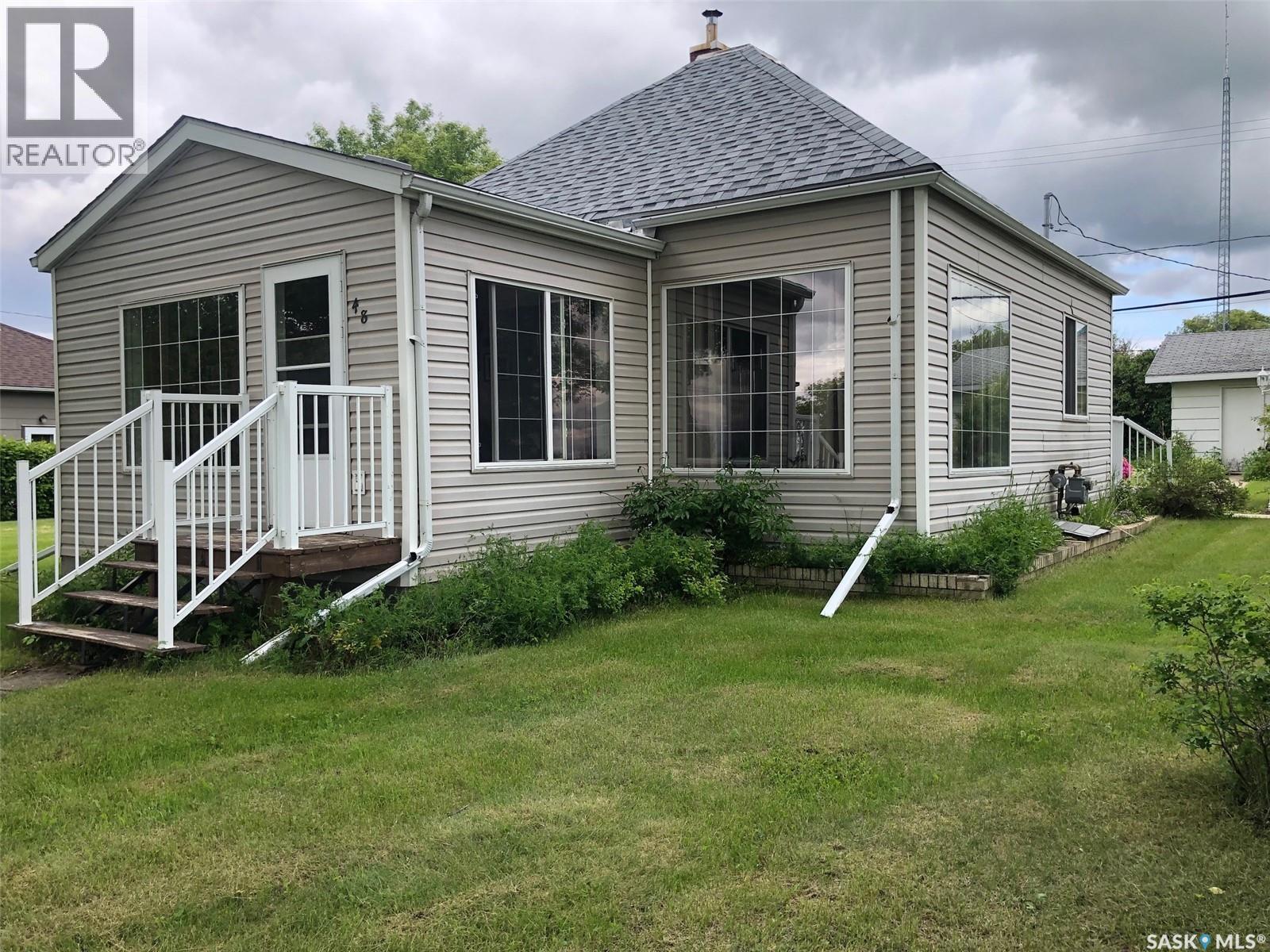 48 Highway Avenue E Property Photo 1