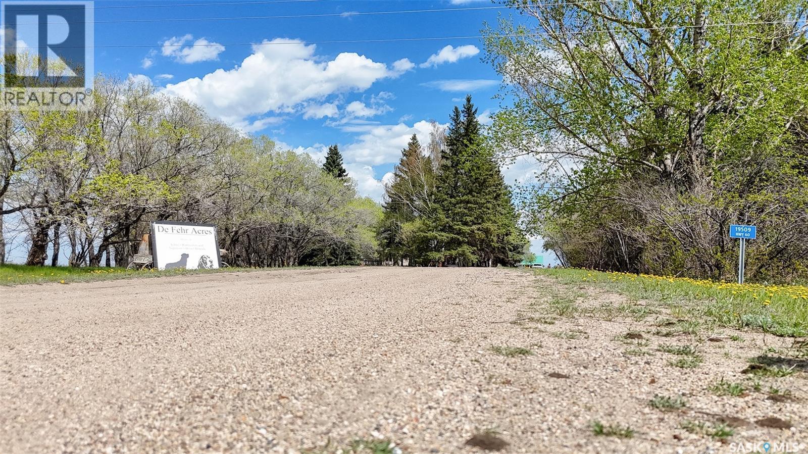 De Fehr Acres Property Photo 9