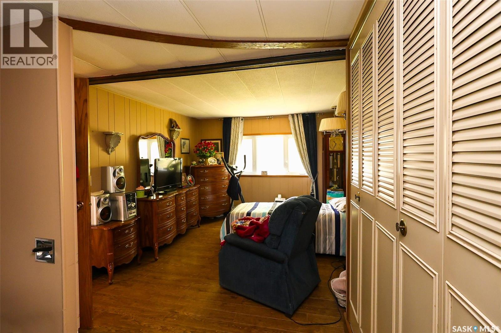 De Fehr Acres Property Photo 23