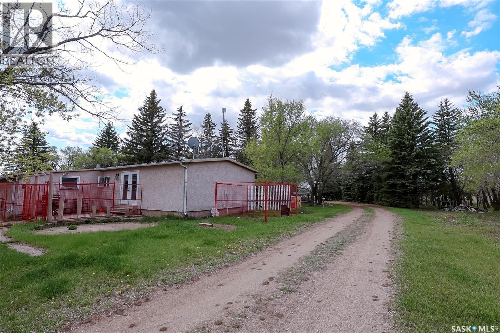 De Fehr Acres Property Photo 73