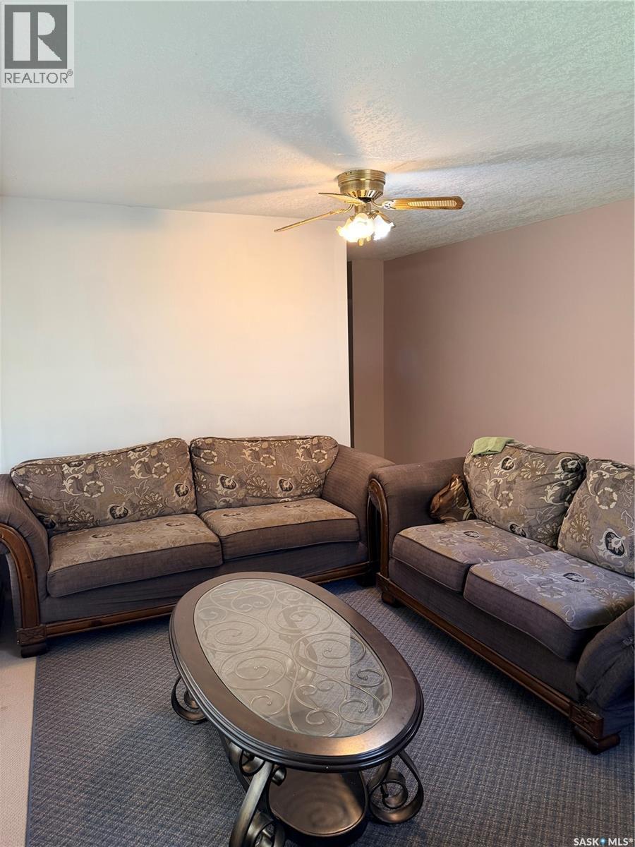 706 3rd Street E Property Photo 12
