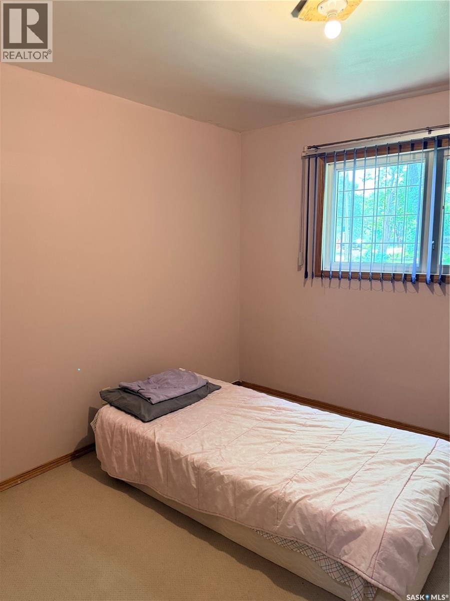 706 3rd Street E Property Photo 16
