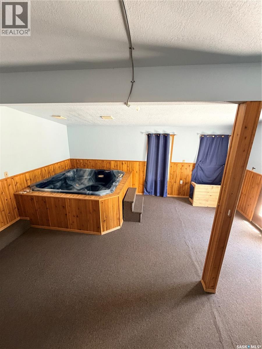 706 3rd Street E Property Photo 20