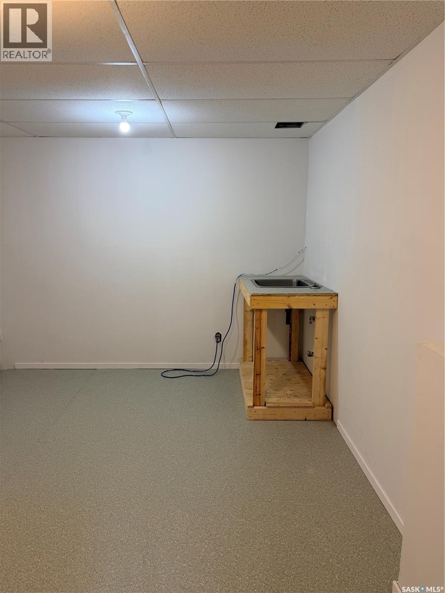 706 3rd Street E Property Photo 23