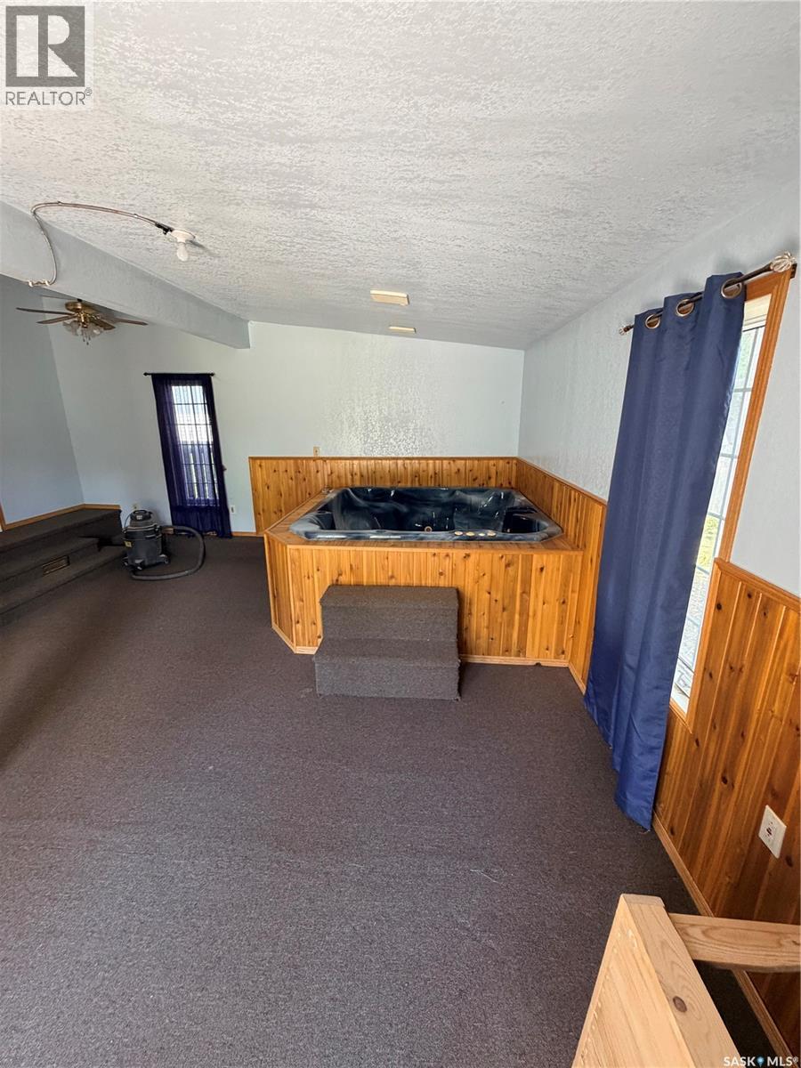 706 3rd Street E Property Photo 25