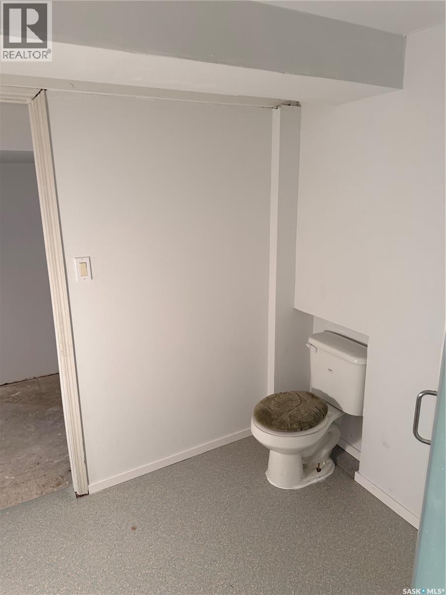 706 3rd Street E Property Photo 29