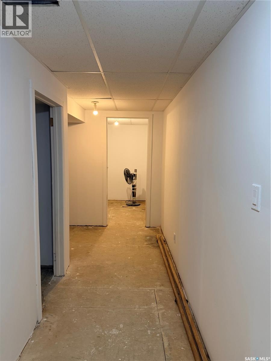 706 3rd Street E Property Photo 33