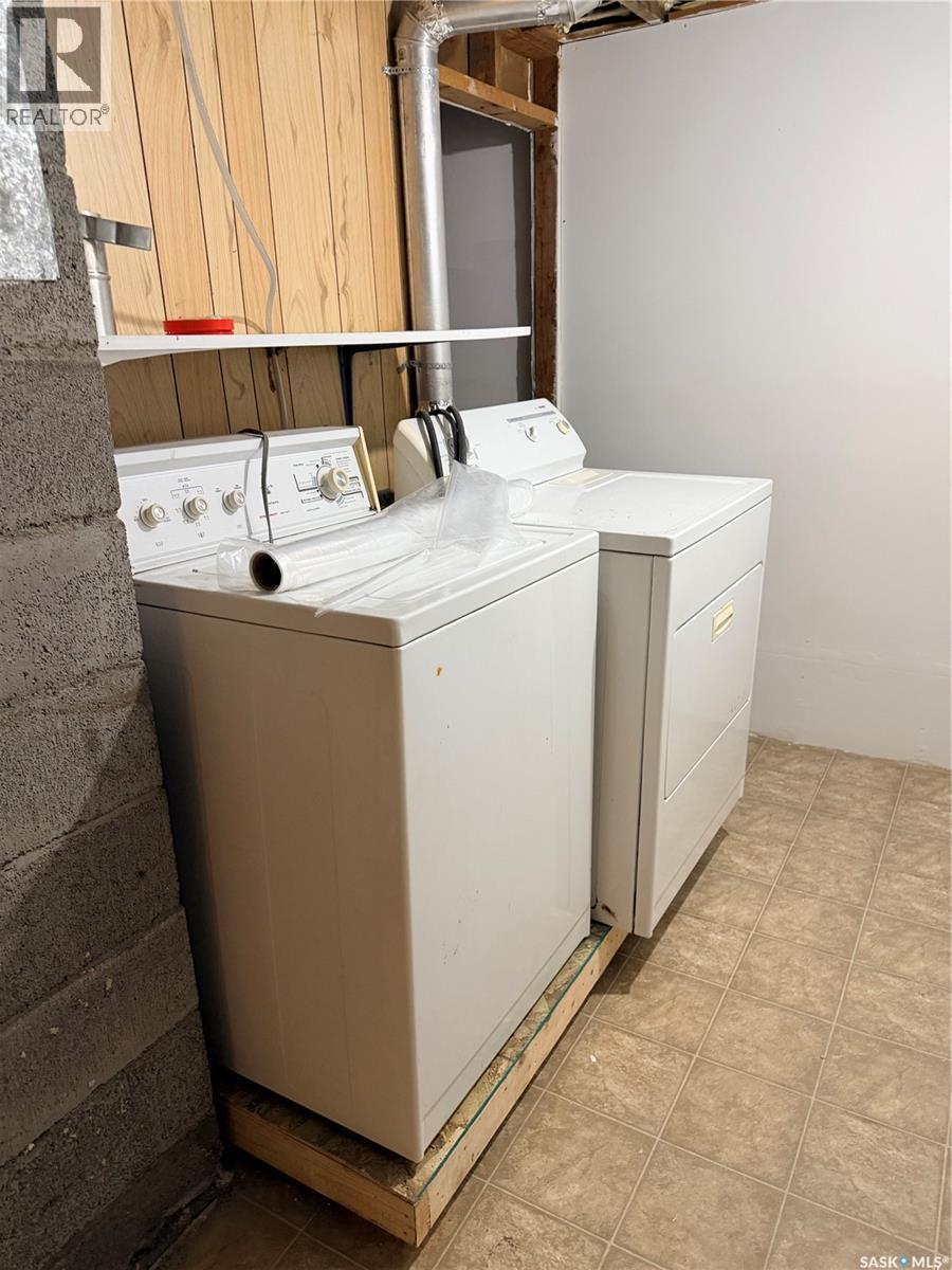 706 3rd Street E Property Photo 36