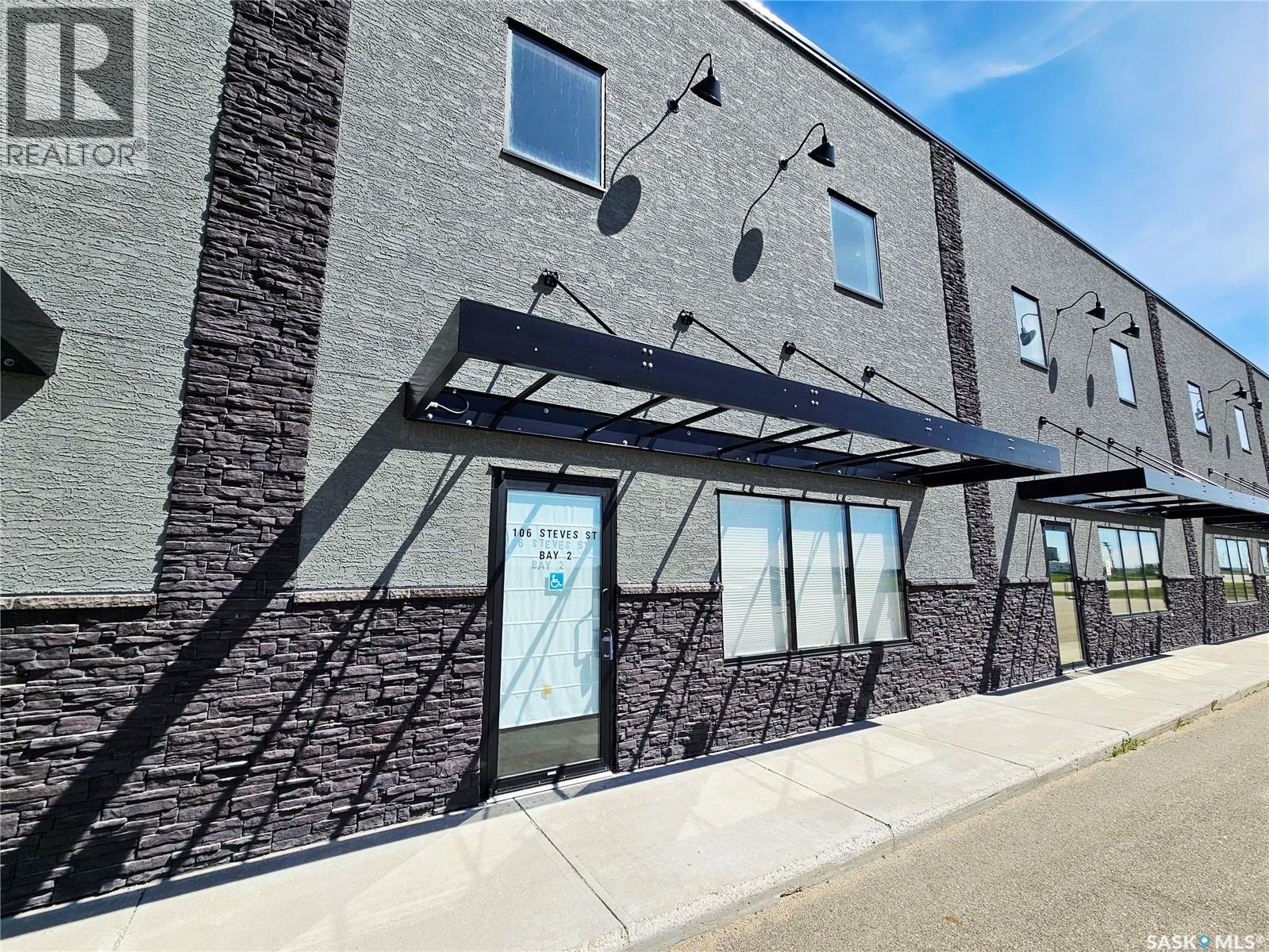 2 106 Steves Street Property Photo 1