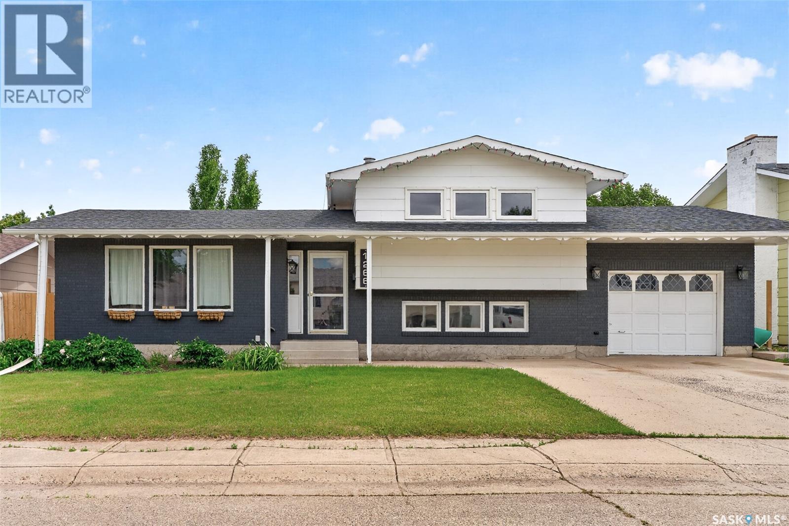 1266 Maybery CRESCENT