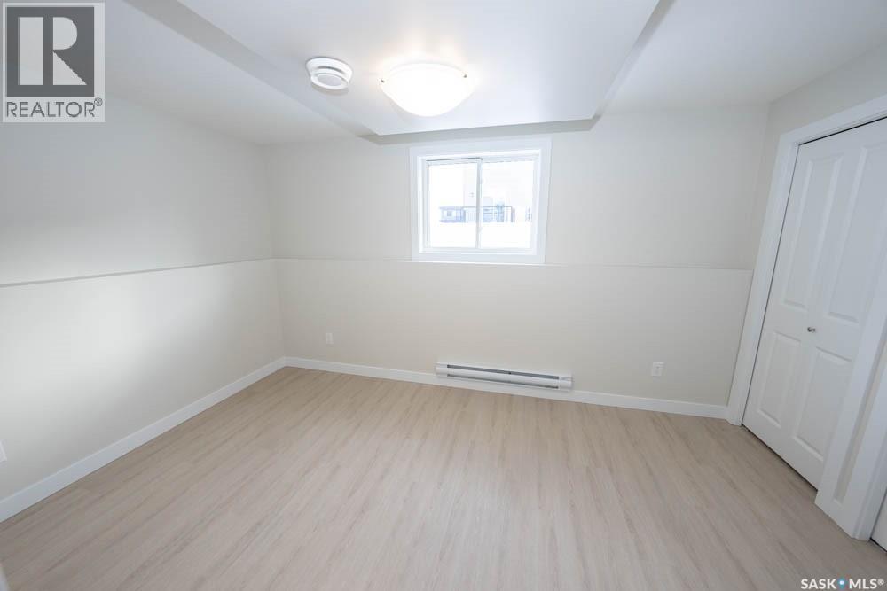 614 Yuel Crescent Property Photo 44