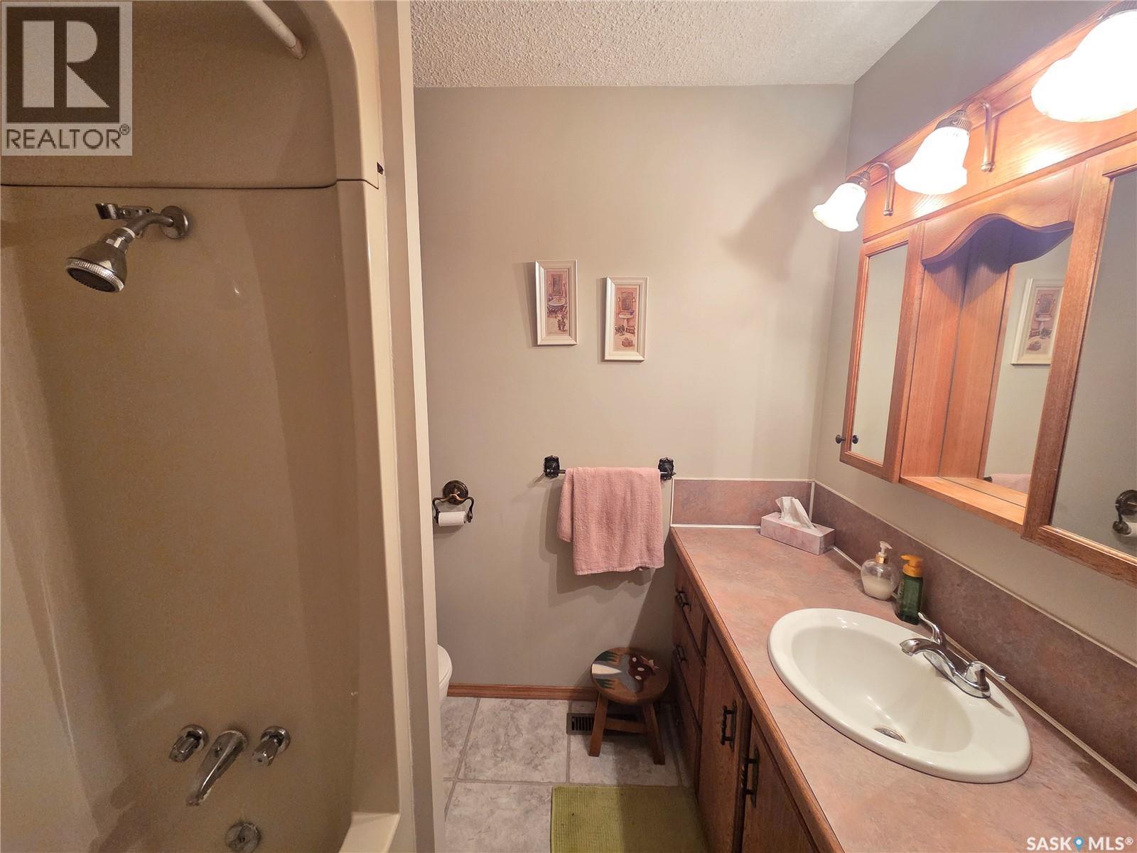15 Adelaide Street Property Photo 19