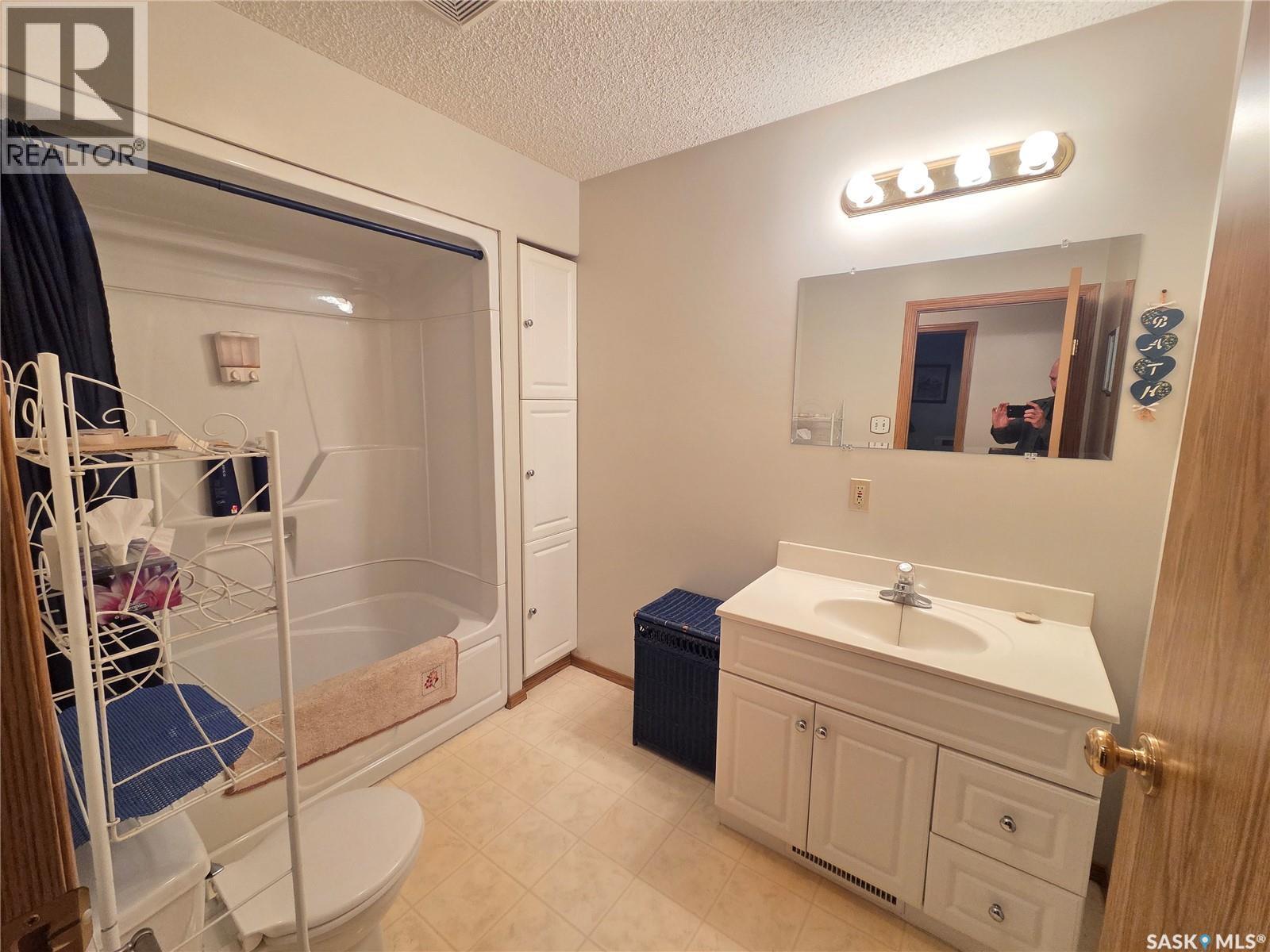 15 Adelaide Street Property Photo 54
