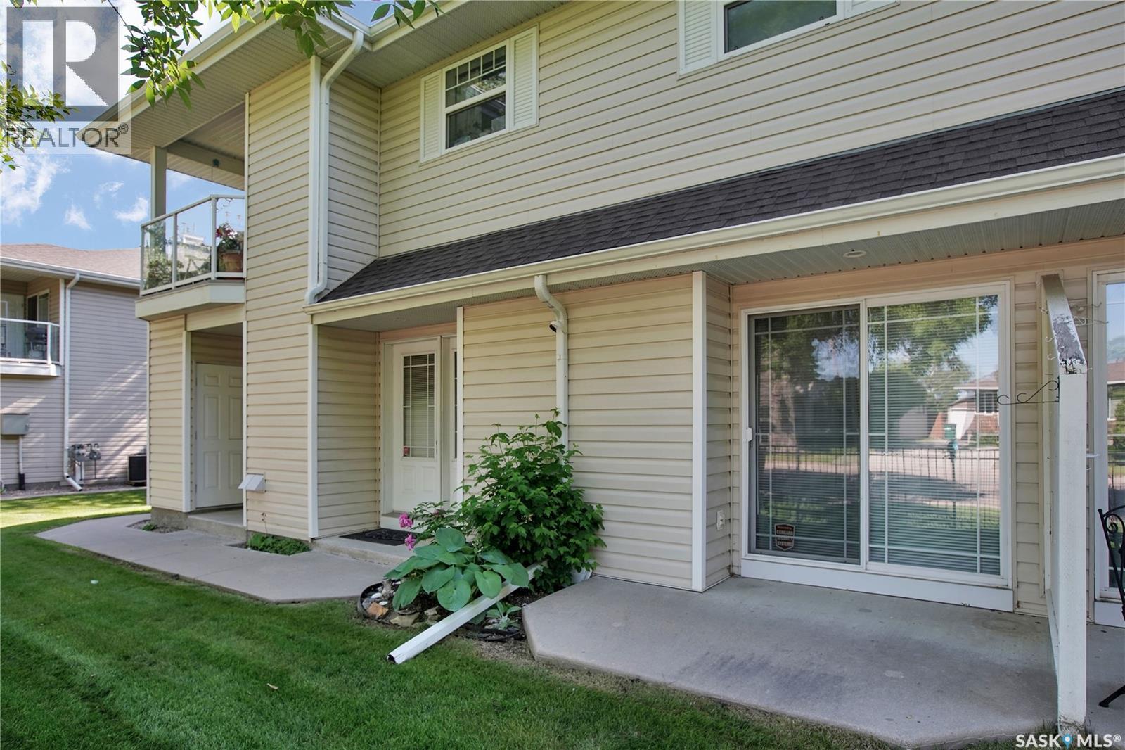104B 141 105th STREET W Property Photo 1