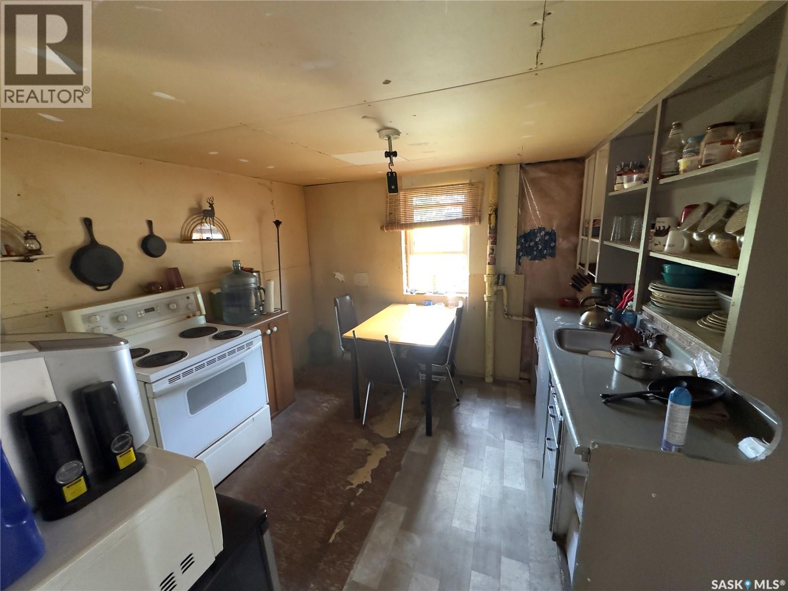1010 Athabasca Street E Property Photo 7