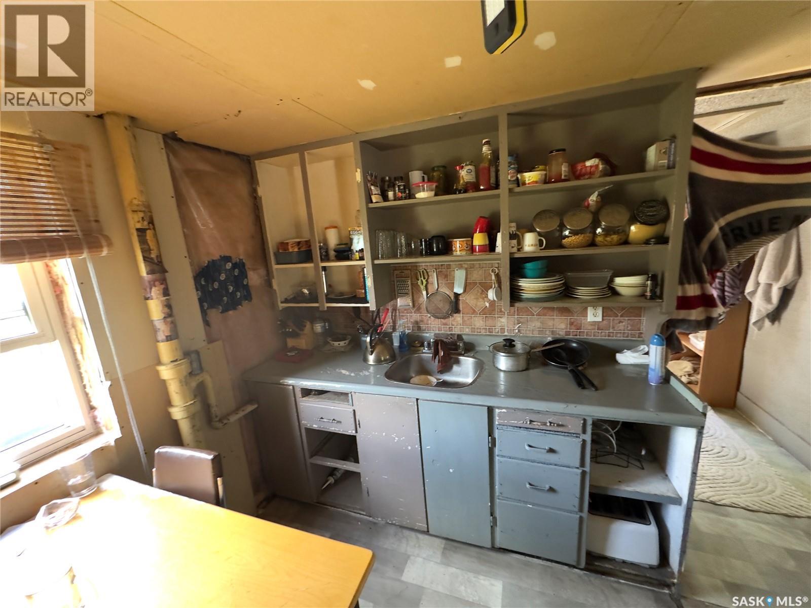 1010 Athabasca Street E Property Photo 8