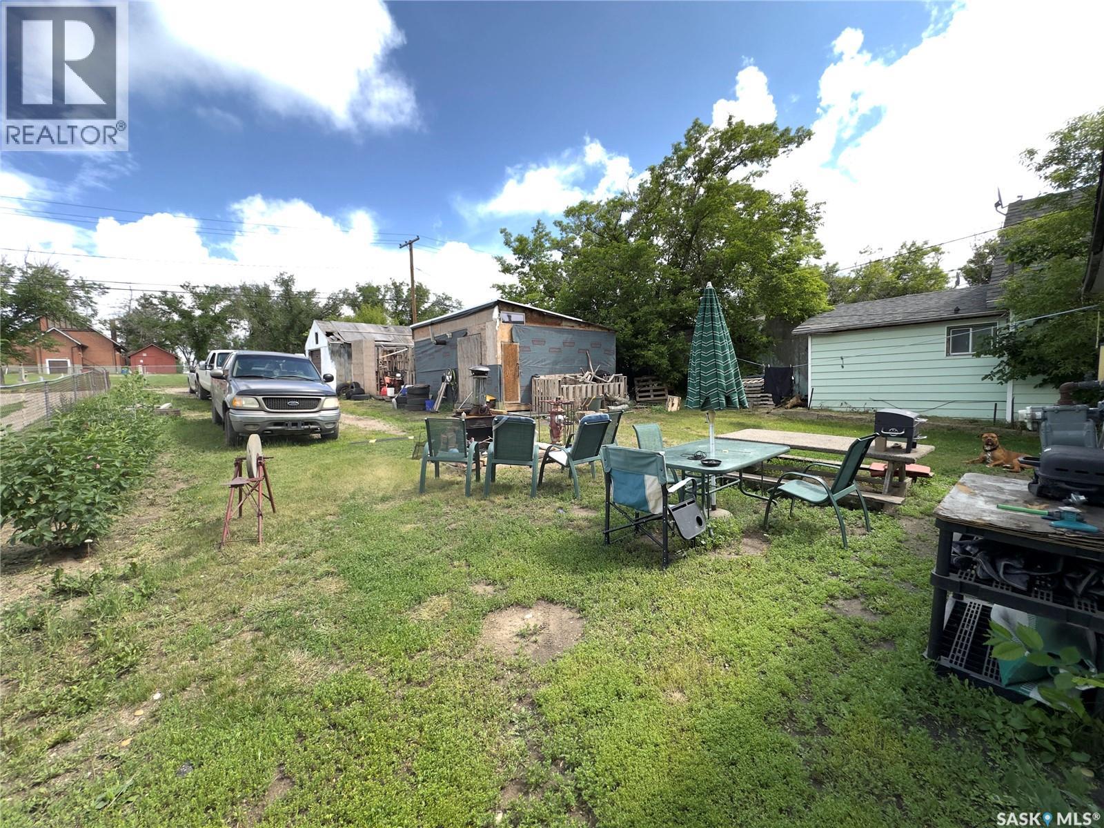 1010 Athabasca Street E Property Photo 17