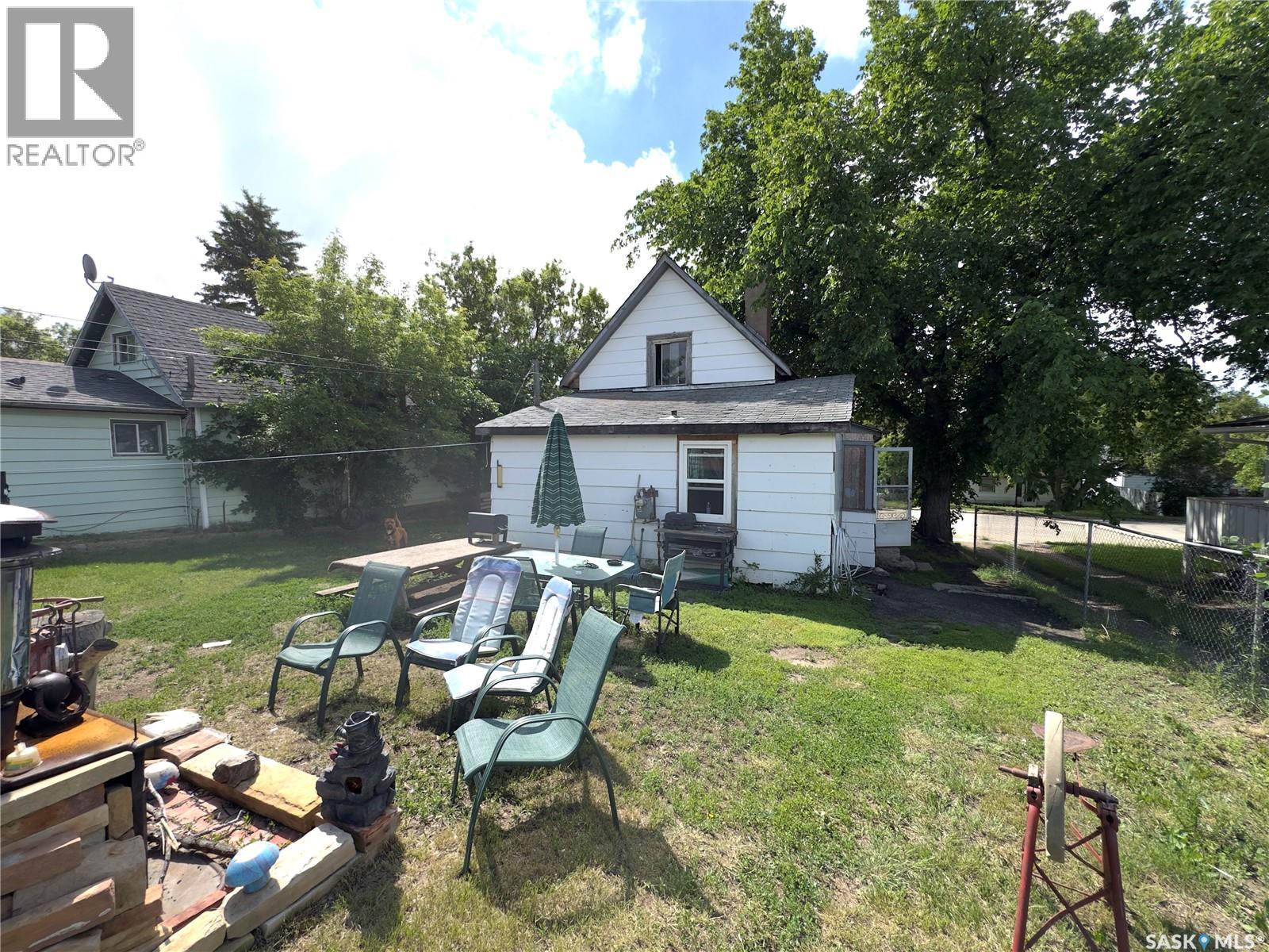 1010 Athabasca Street E Property Photo 18