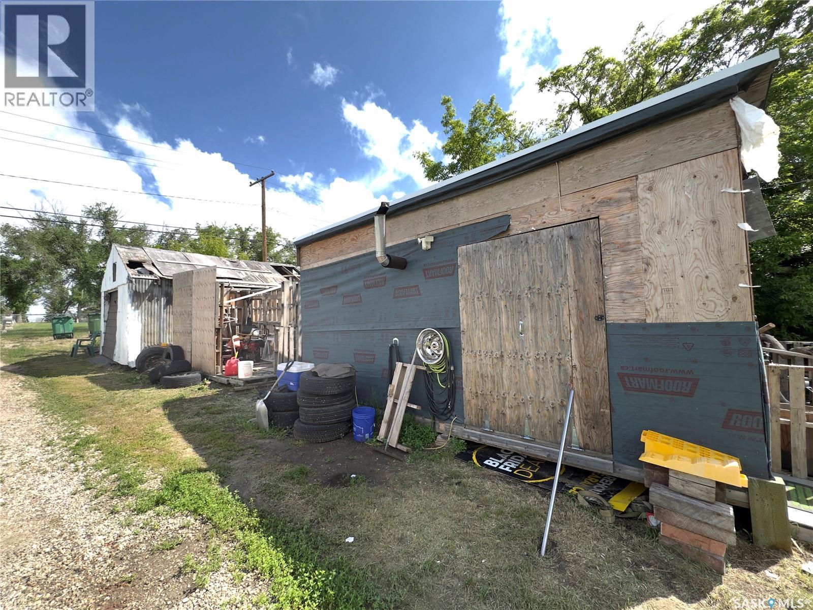 1010 Athabasca Street E Property Photo 20