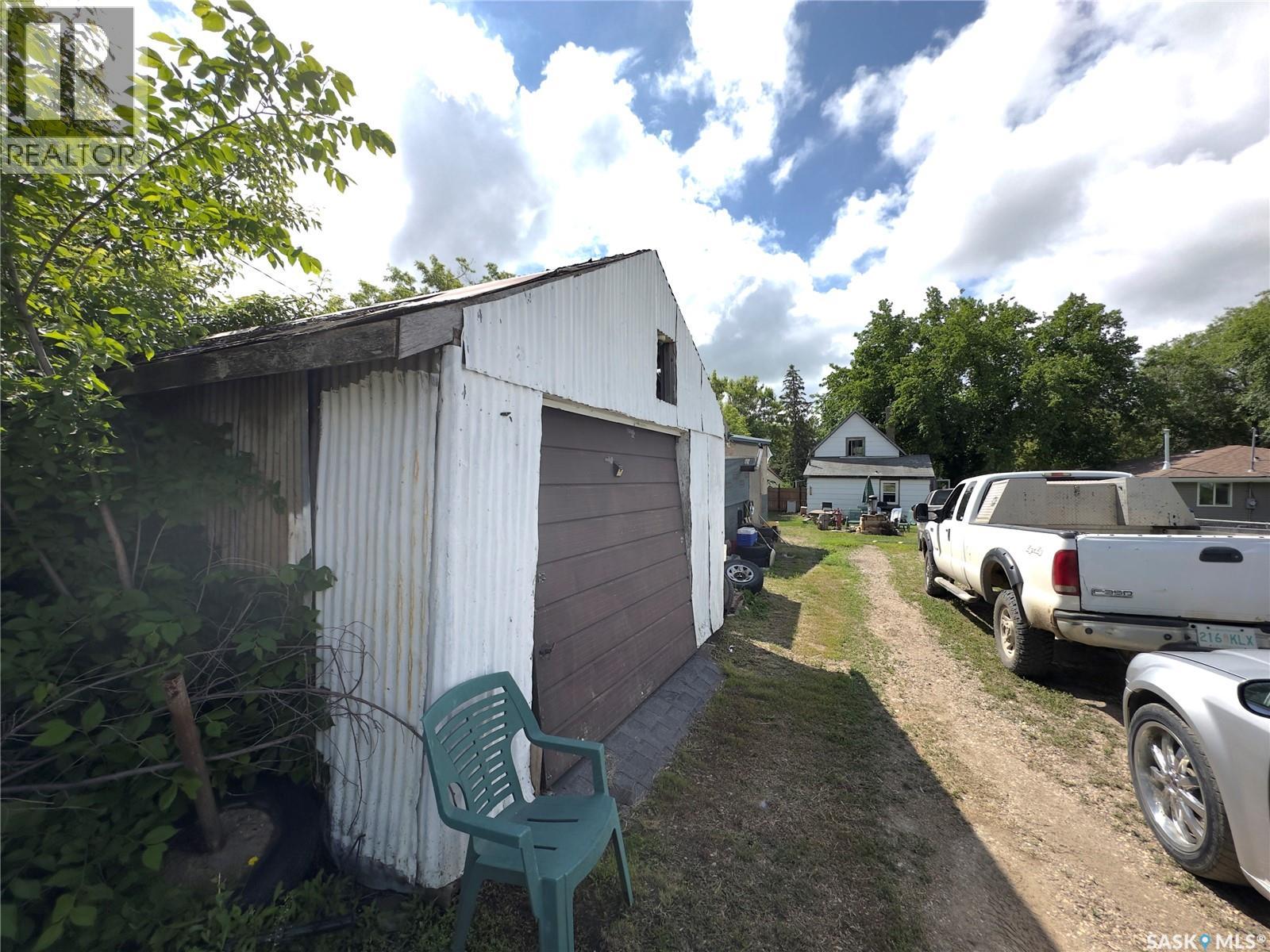 1010 Athabasca Street E Property Photo 21