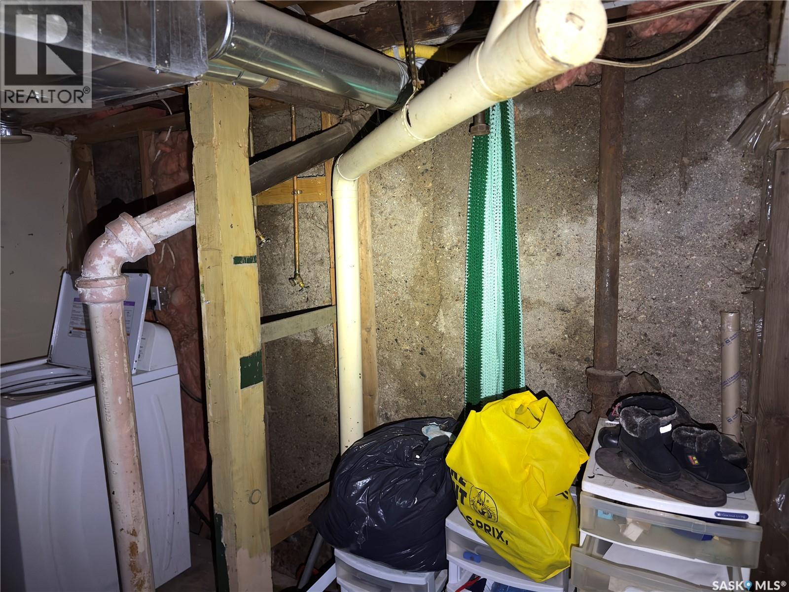 1010 Athabasca Street E Property Photo 26