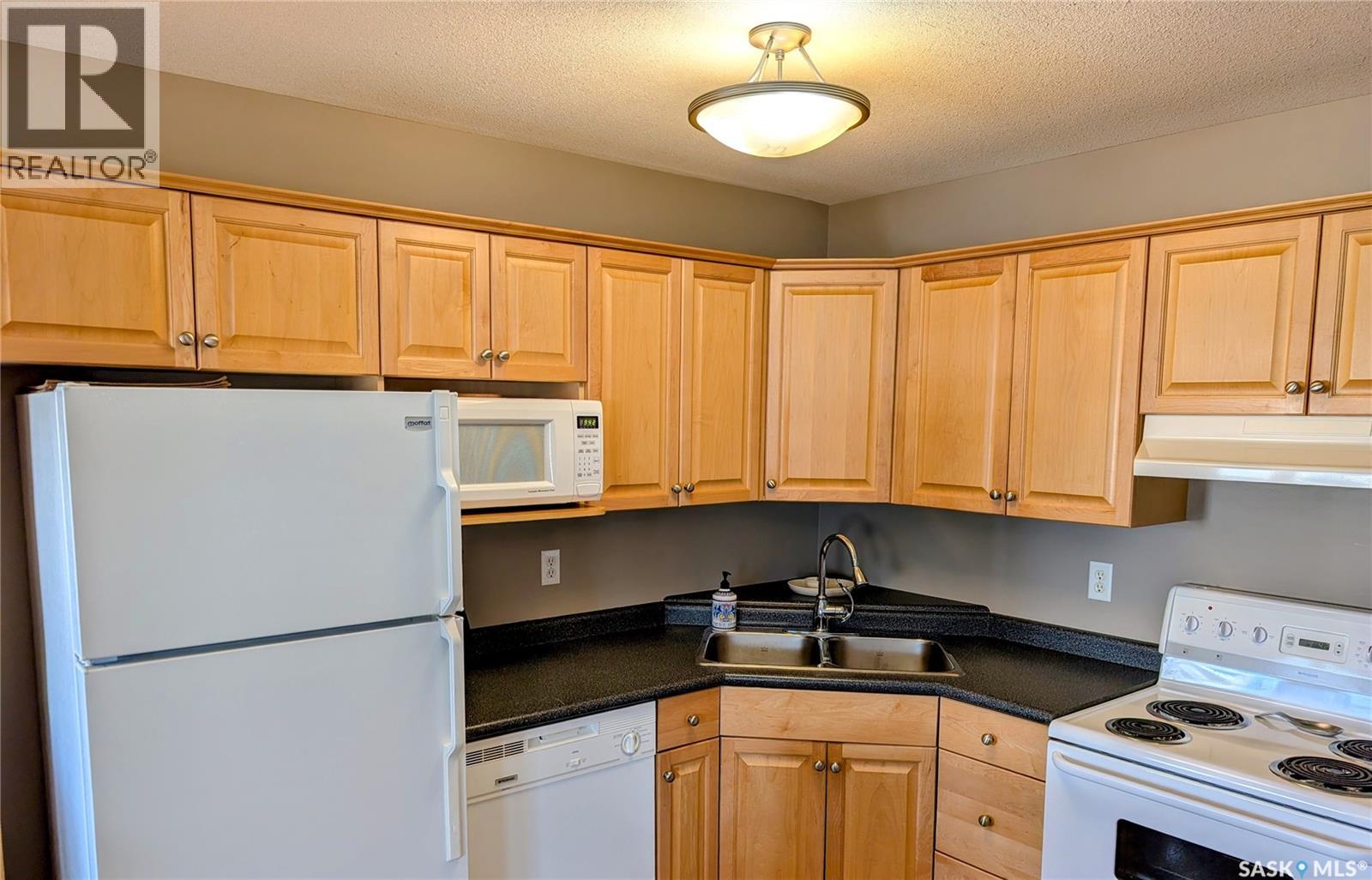 4144 Buckingham Drive E Property Photo 3