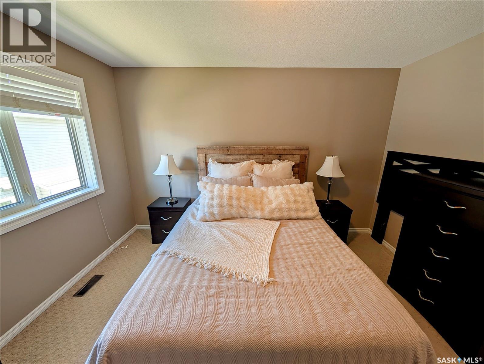 4144 Buckingham Drive E Property Photo 8
