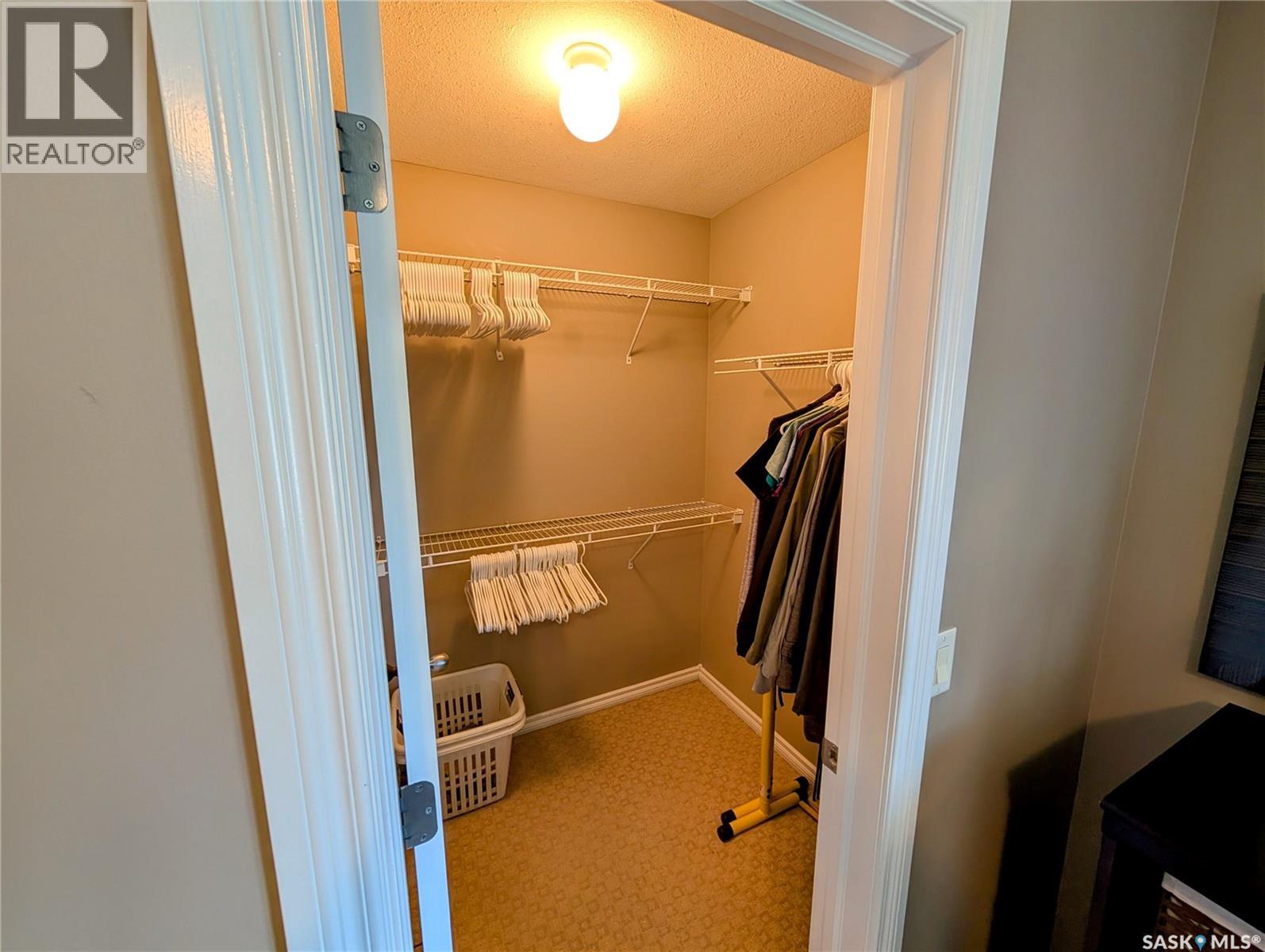 4144 Buckingham Drive E Property Photo 10