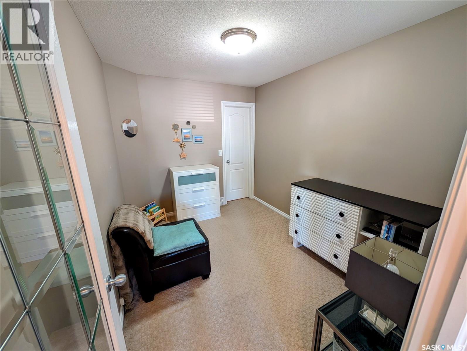 4144 Buckingham Drive E Property Photo 11