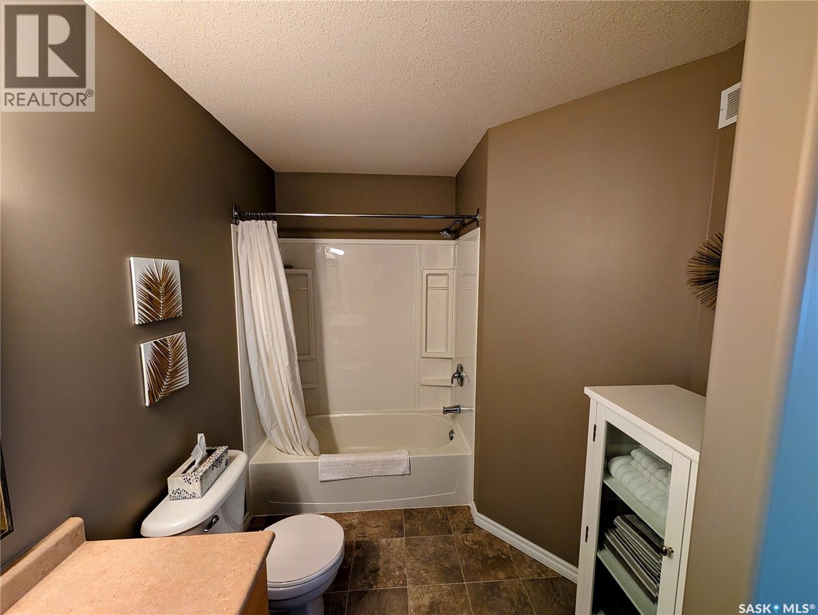 4144 Buckingham Drive E Property Photo 15
