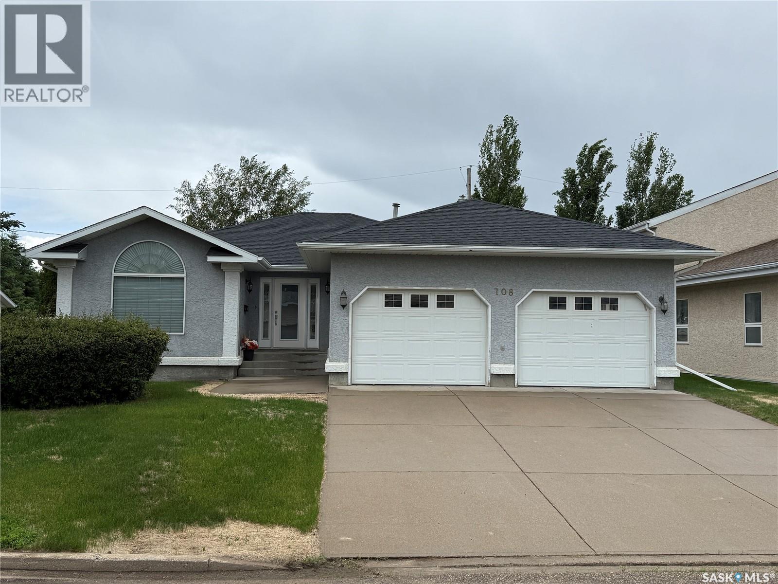 708 Adamson Crescent Property Photo 1