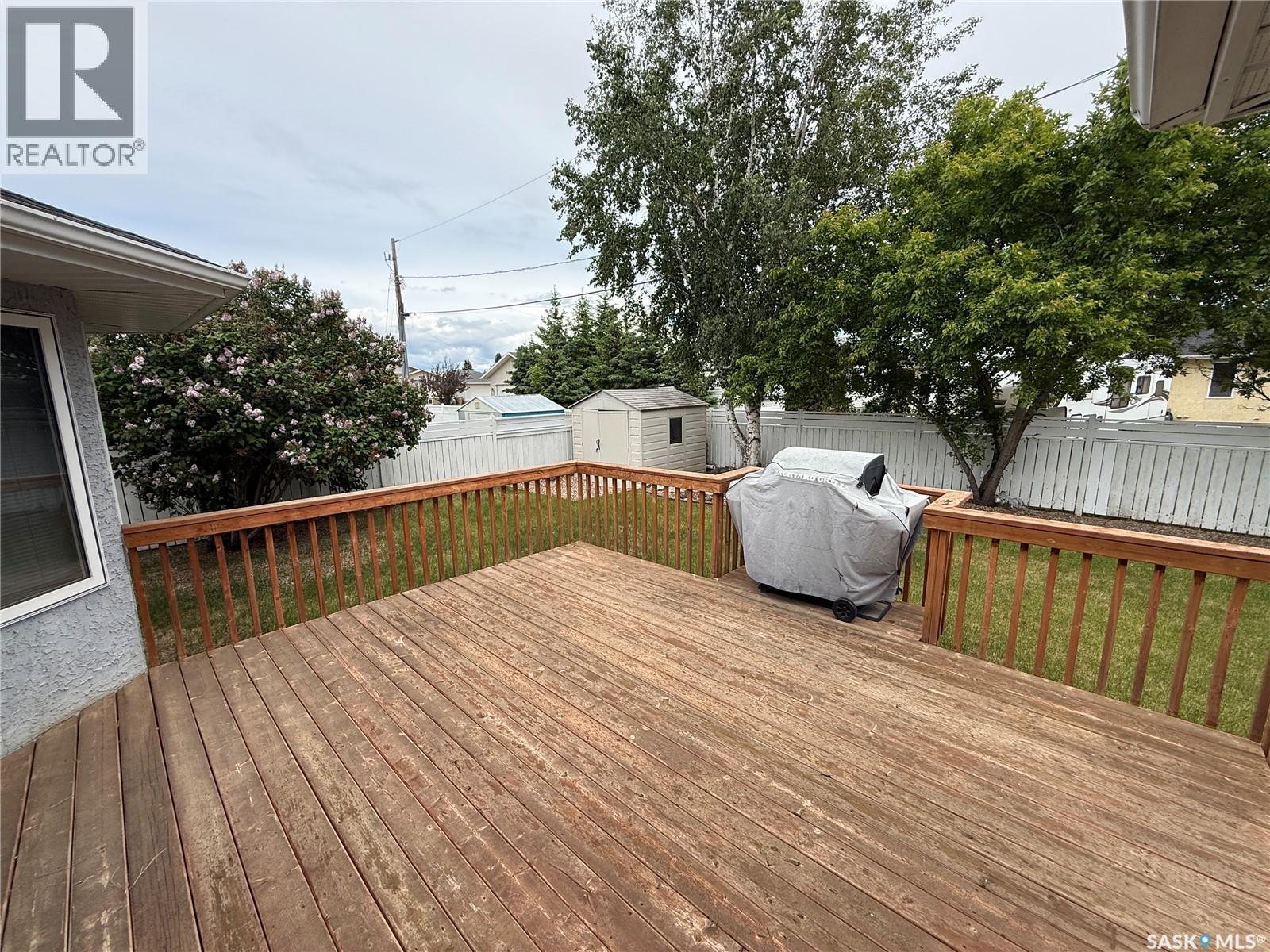 708 Adamson Crescent Property Photo 4