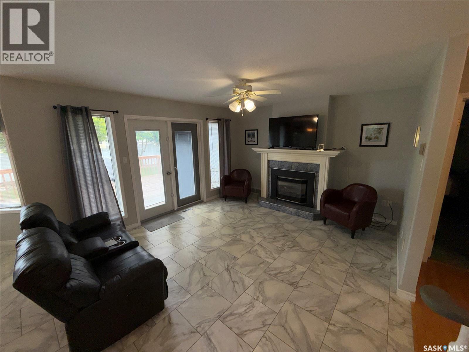 708 Adamson Crescent Property Photo 9