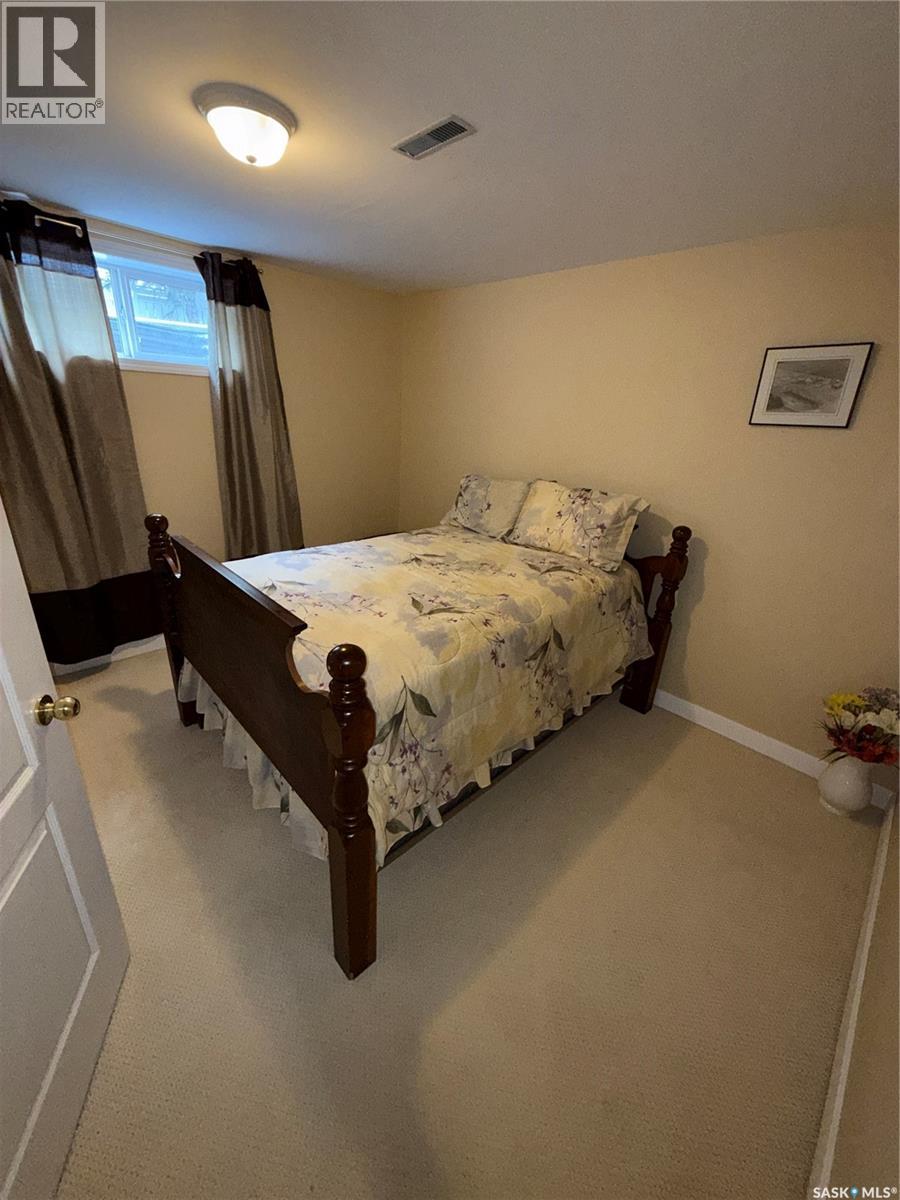 708 Adamson Crescent Property Photo 19